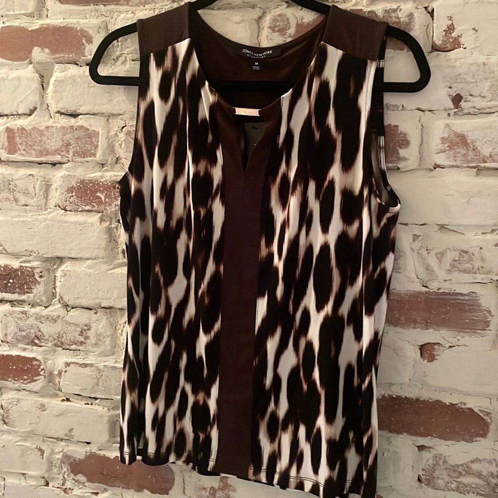 Jones New York Signature Sleeveless Top Leopard Design with Metal Detail size M